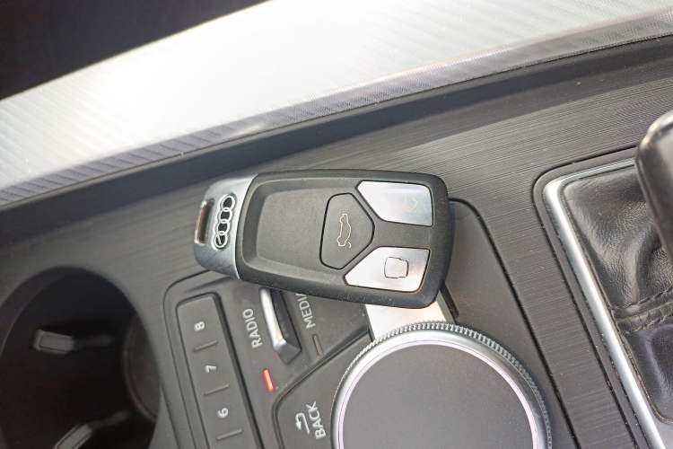 Used Audi A4L 2017 Plus 40 TFSI Fashion Model Interior 1