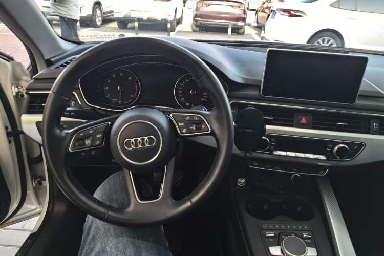 Used Audi A4L 2017 Plus 40 TFSI Fashion Model Interior 2