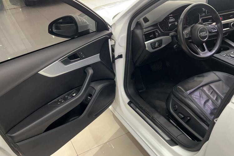 Used Audi A4L 2017 40 TFSI Fashion Model Interior 2