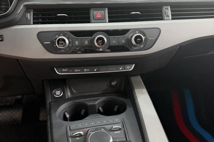 Used Audi A4L 2017 Plus 40 TFSI Ambition Model Interior 2