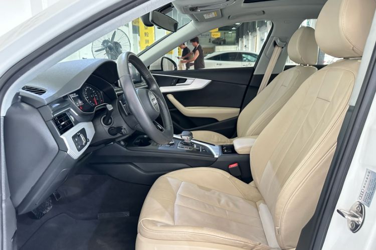 Used Audi A4L 2017 40 TFSI Fashion Model Interior 2