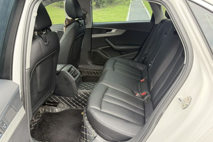 Used Audi A4L 2017 40 TFSI Ambition Edition Interior 3
