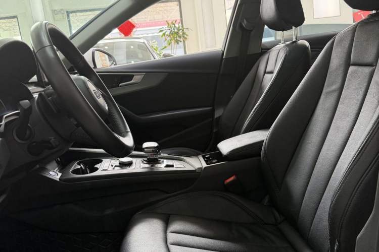 Used Audi A4L 2017 Plus 40 TFSI Ambition Model Interior 3