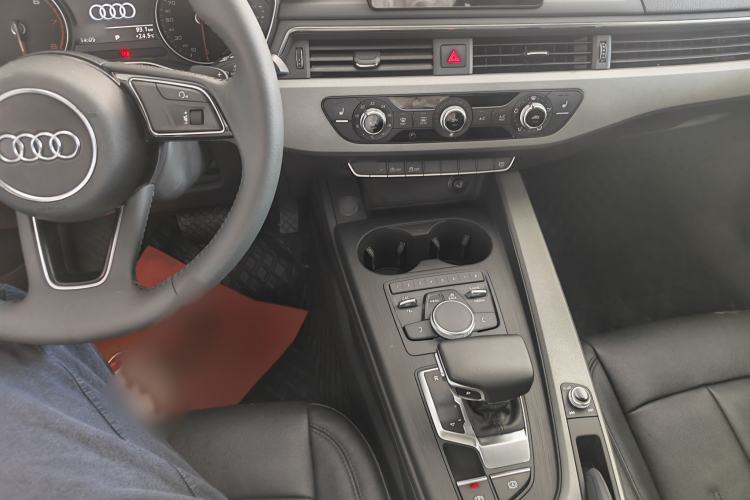 Used Audi A4L 2017 Plus 40 TFSI Ambition Model Interior 4