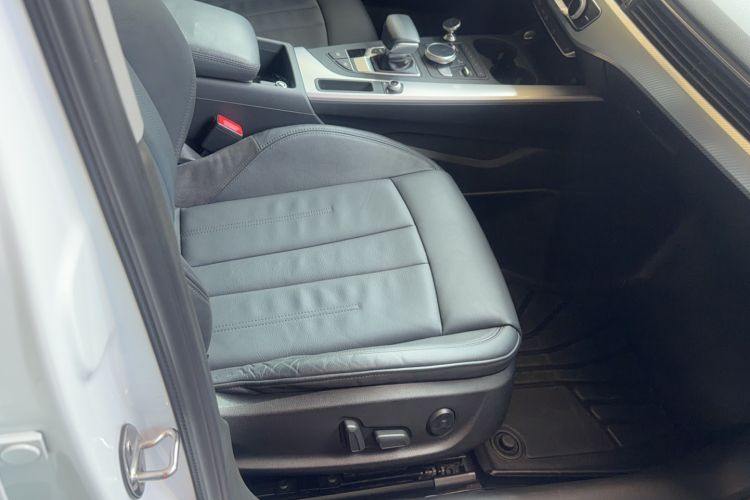 Used Audi A4L 2017 Plus 40 TFSI Fashion Model Interior 4
