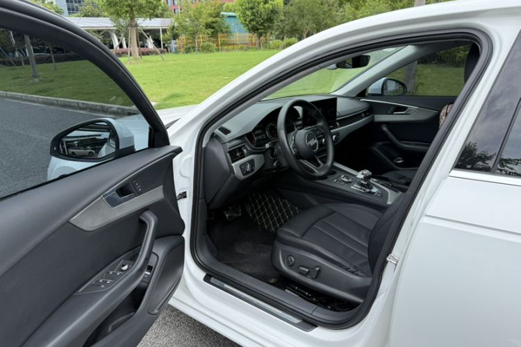 Used Audi A4L 2017 40 TFSI Ambition Edition Interior 4