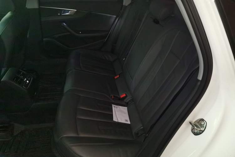 Used Audi A4L 2017 45 TFSI quattro Style Edition Interior 4