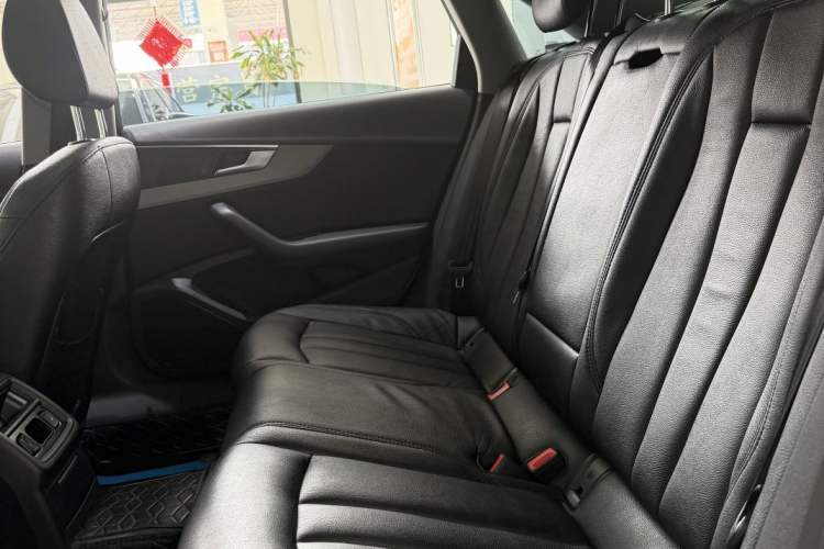 Used Audi A4L 2017 Plus 40 TFSI Ambition Model Interior 4