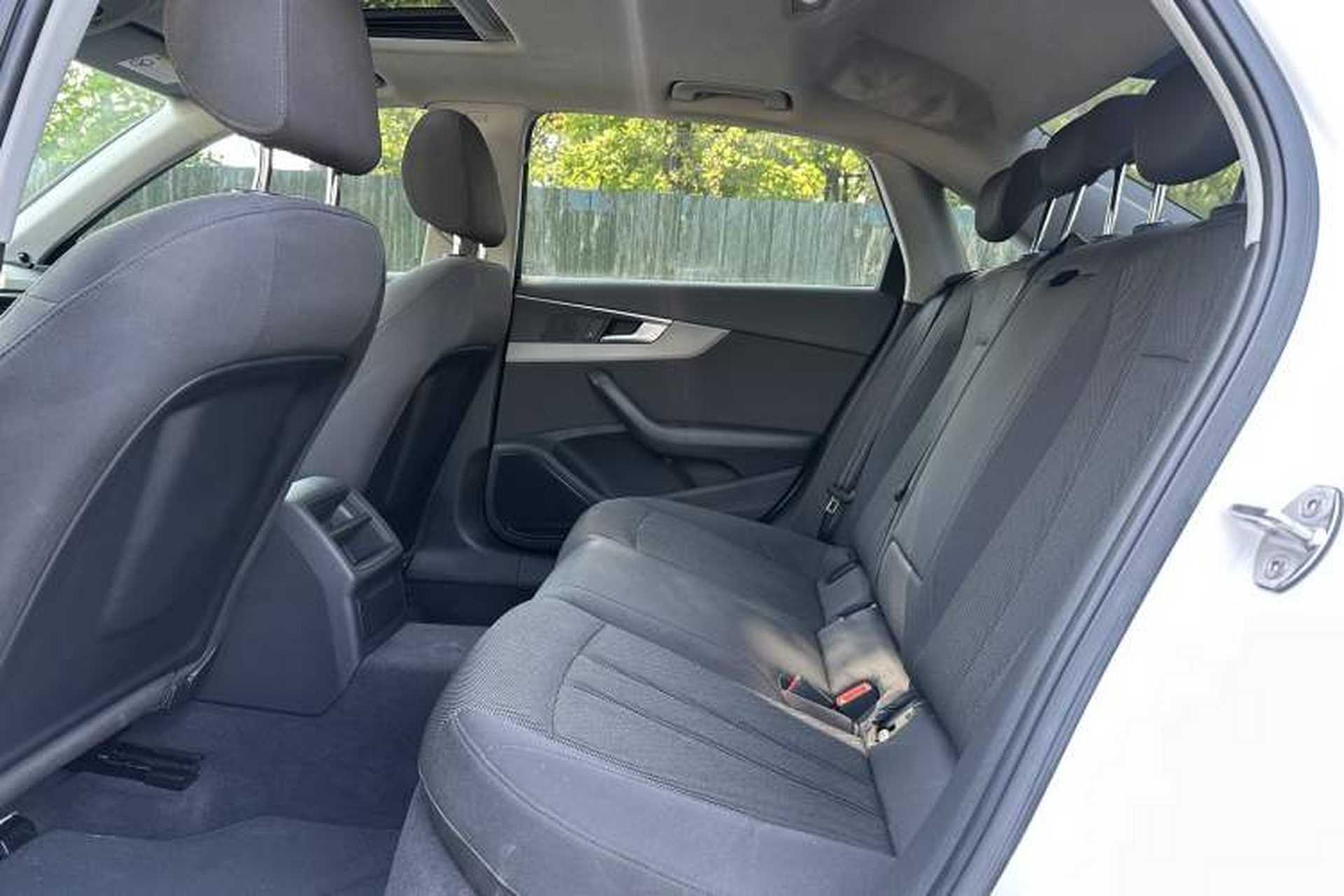 Used Audi A4L 2017 Plus 40 TFSI Ambition Model Interior 4