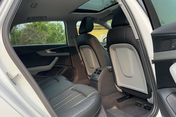Used Audi A4L 2017 Plus 40 TFSI Ambition Model Interior 4
