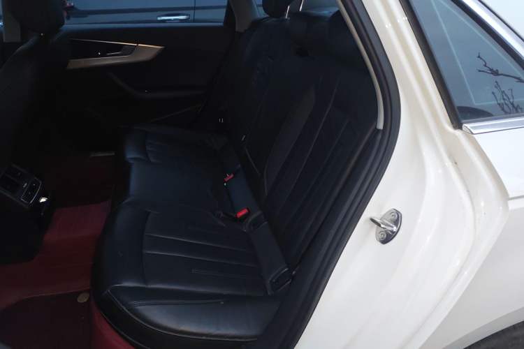 Used Audi A4L 2017 Plus 40 TFSI Fashion Model Interior 4