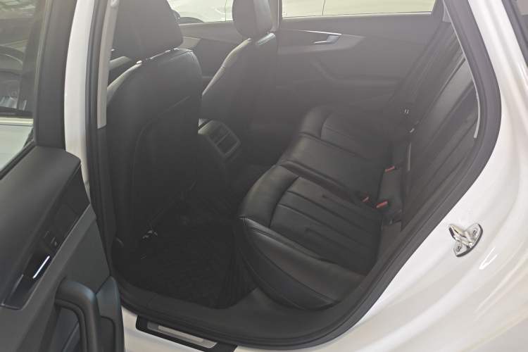 Used Audi A4L 2017 Plus 40 TFSI Ambition Model Interior 8