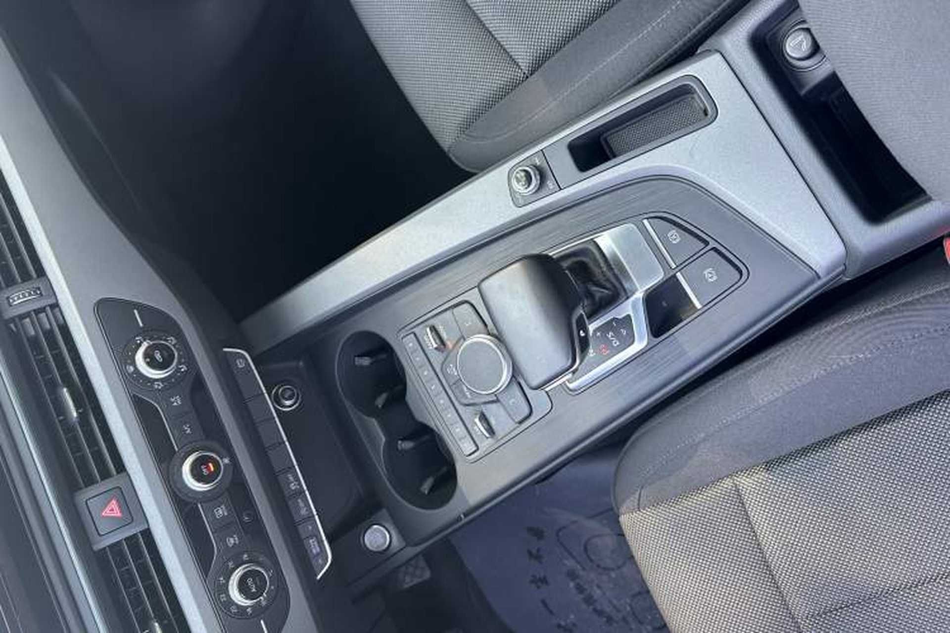 Used Audi A4L 2017 Plus 40 TFSI Ambition Model Interior 9