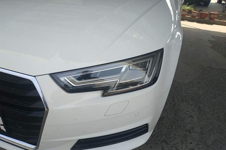 Used Audi A4L 2017 40 TFSI Fashion Model Left Front Headlight