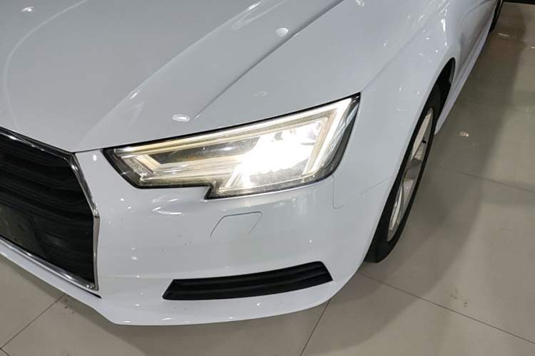 Used Audi A4L 2017 40 TFSI Fashion Model Left Front Headlight