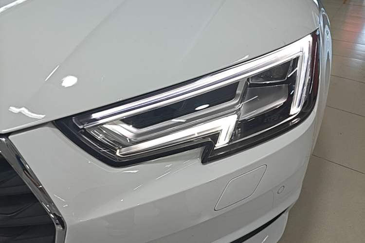 Used Audi A4L 2017 40 TFSI Fashion Model Left Front Headlight