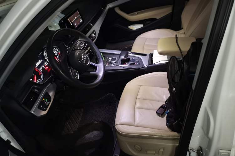 Used Audi A4L 2017 40 TFSI Fashion Model Left Front Seat