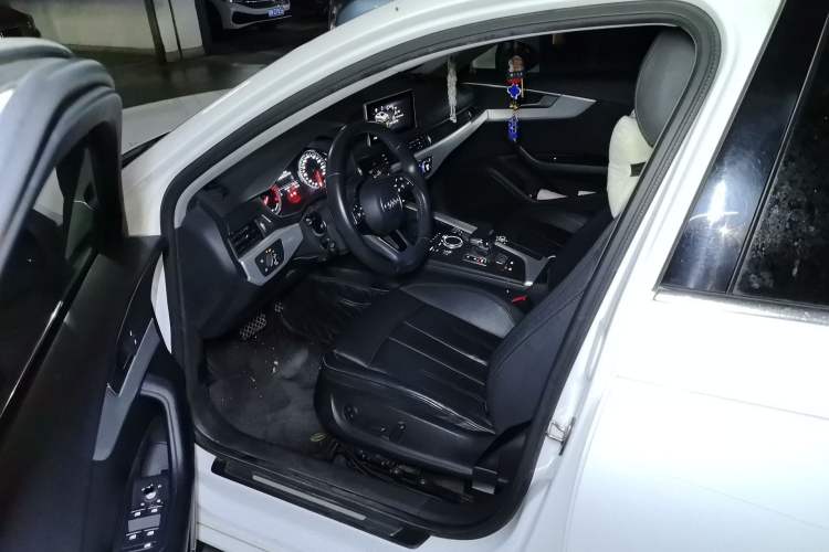 Used Audi A4L 2017 40 TFSI Fashion Model Left Front Seat