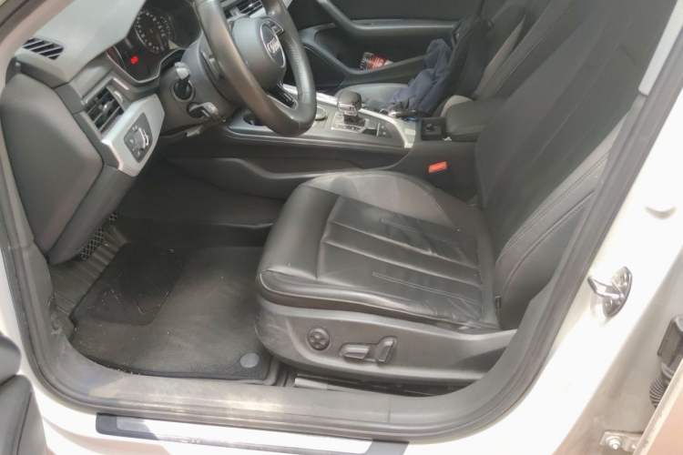 Used Audi A4L 2017 40 TFSI Fashion Model Left Front Seat