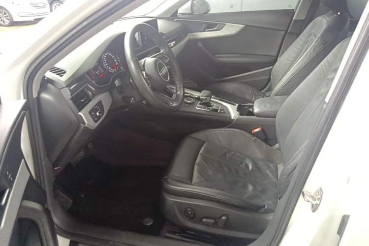 Used Audi A4L 2017 40 TFSI Fashion Model Left Front Seat
