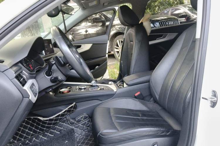 Used Audi A4L 2017 40 TFSI Fashion Model Left Front Seat
