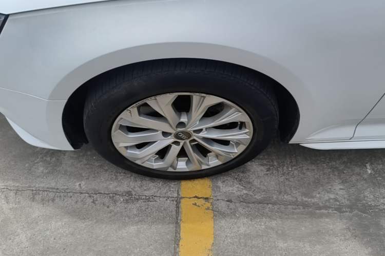 Used Audi A4L 2017 Plus 40 TFSI Ambition Model Left Front Wheel Hub