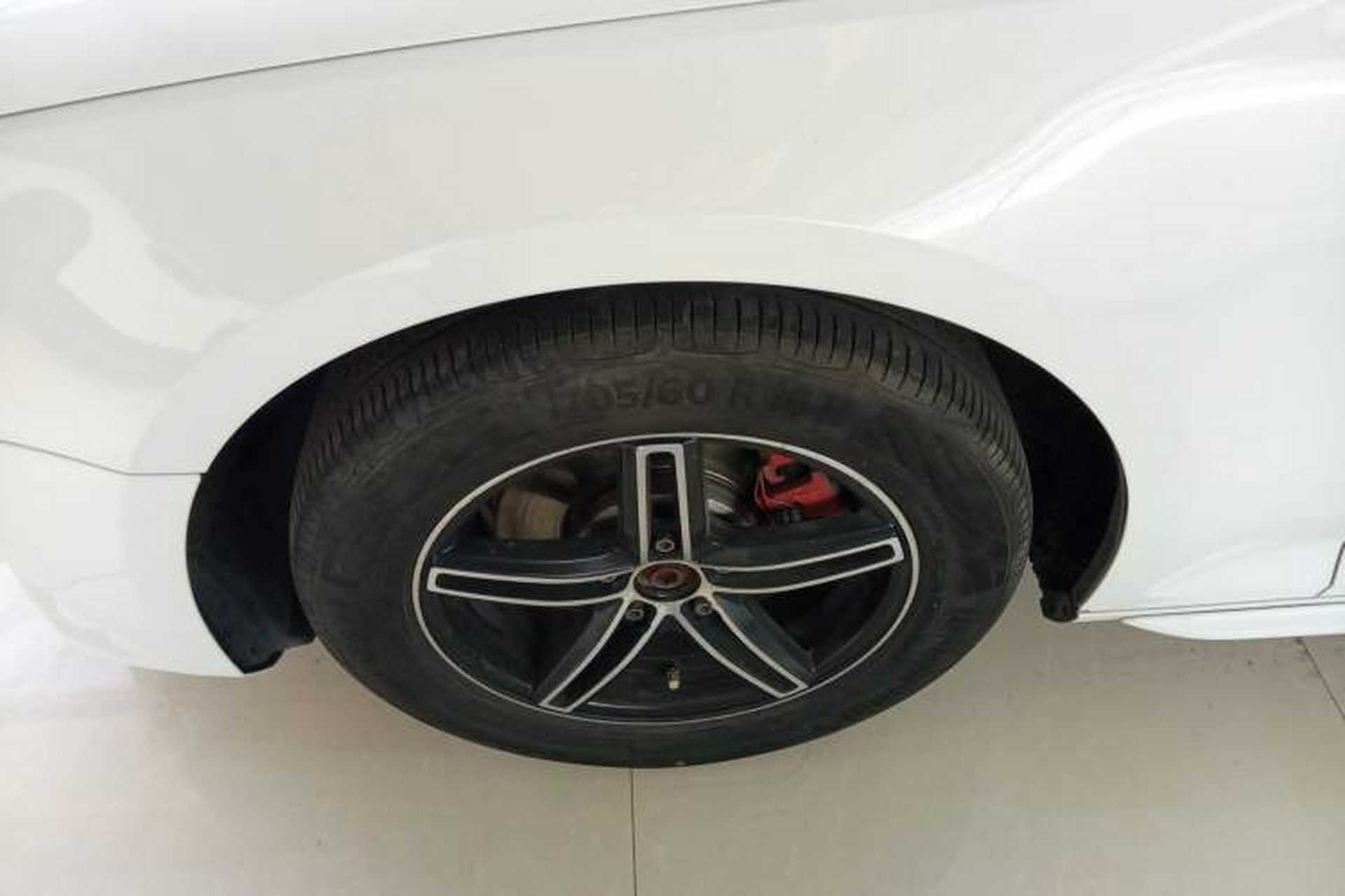 Used Audi A4L 2017 40 TFSI Ambition Edition Left Front Wheel Hub