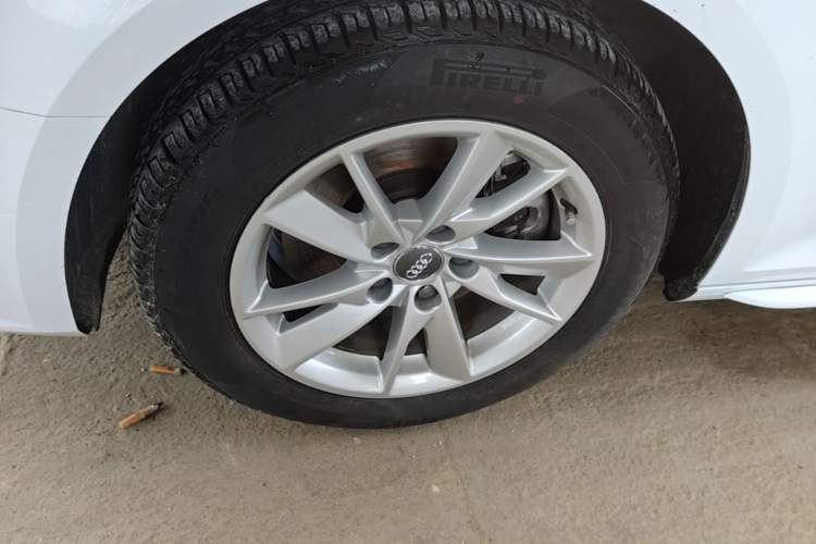 Used Audi A4L 2017 40 TFSI Ambition Edition Left Front Wheel Hub