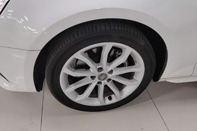 Used Audi A4L 2017 Plus 40 TFSI Ambition Model Left Front Wheel Hub