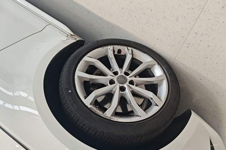 Used Audi A4L 2017 40 TFSI Style Edition Left Front Wheel Hub