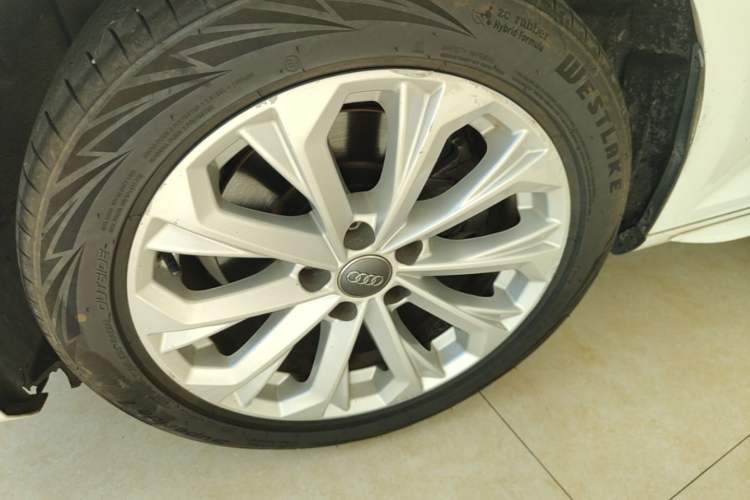Used Audi A4L 2017 Plus 40 TFSI Ambition Model Left Front Wheel Hub