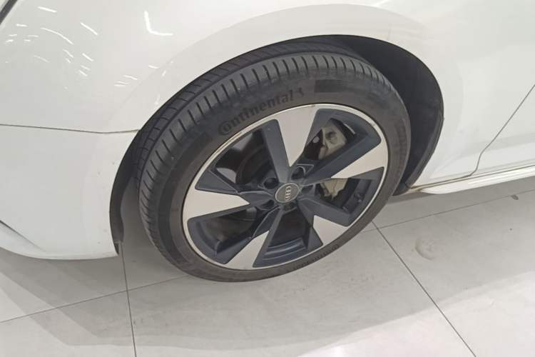 Used Audi A4L 2017 45 TFSI quattro Special Edition Left Front Wheel Hub