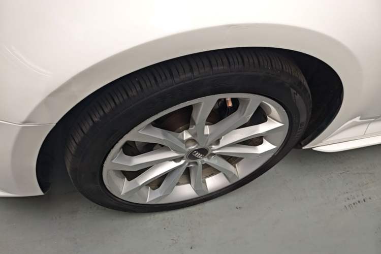 Used Audi A4L 2017 40 TFSI Style Edition Left Front Wheel Hub