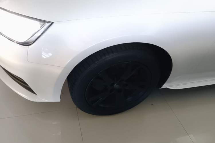 Used Audi A4L 2017 Plus 40 TFSI Ambition Model Left Front Wheel Hub