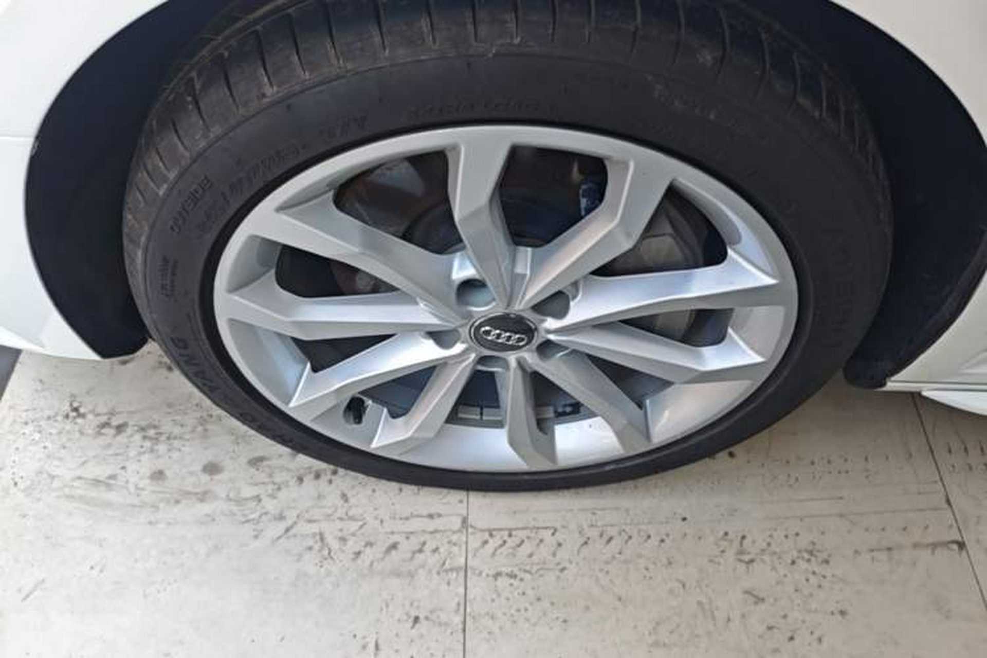 Used Audi A4L 2017 45 TFSI quattro Style Edition Left Front Wheel Hub