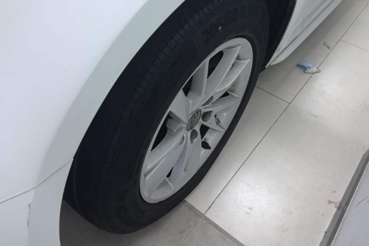 Used Audi A4L 2017 40 TFSI Ambition Edition Left Front Wheel Hub