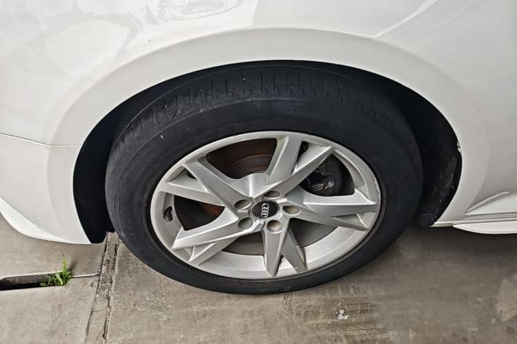 Used Audi A4L 2017 Plus 40 TFSI Ambition Model Left Front Wheel Hub