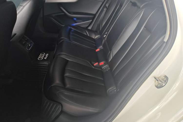 Used Audi A4L 2017 Plus 40 TFSI Fashion Model Left Rear Seat
