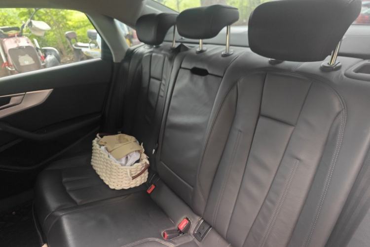 Used Audi A4L 2017 40 TFSI Fashion Model Left Rear Seat