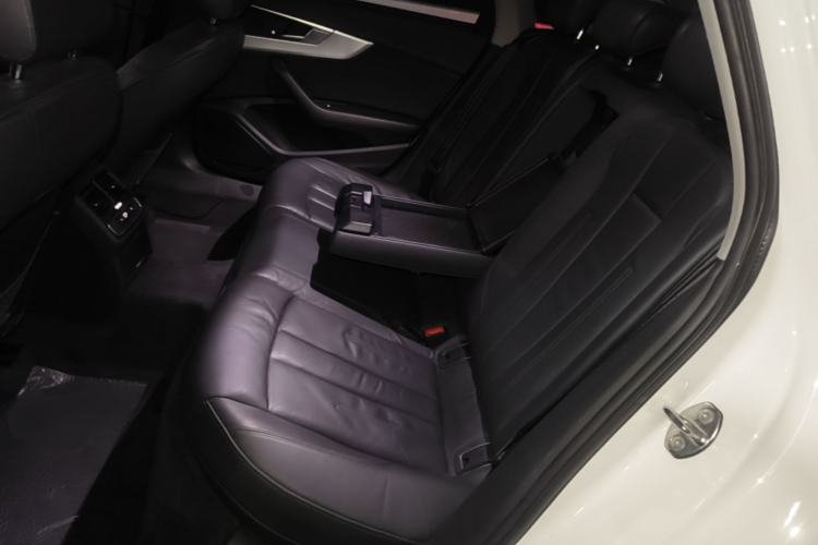 Used Audi A4L 2017 40 TFSI Fashion Model Left Rear Seat
