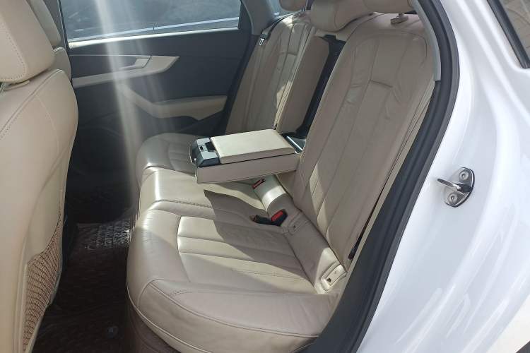 Used Audi A4L 2017 Plus 40 TFSI Fashion Model Left Rear Seat