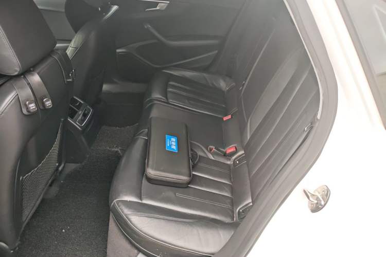 Used Audi A4L 2017 Plus 40 TFSI Fashion Model Left Rear Seat