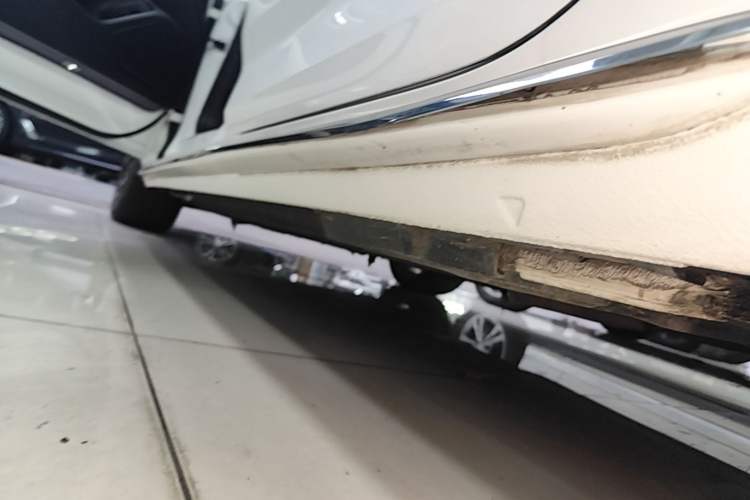 Used Audi A4L 2017 45 TFSI quattro Style Edition Left Side Sill