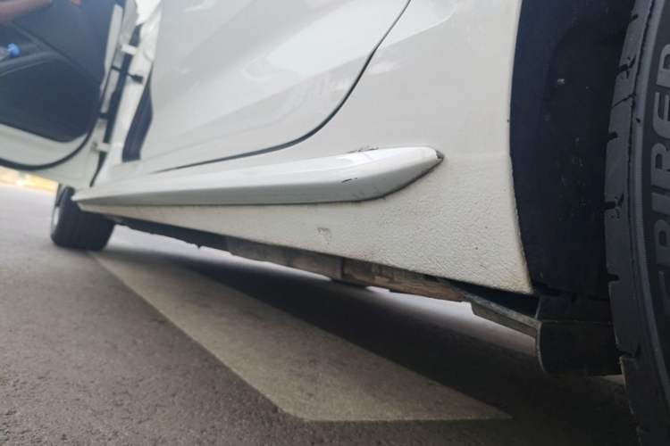 Used Audi A4L 2017 Plus 40 TFSI Fashion Model Left Side Sill
