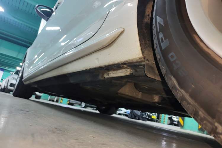 Used Audi A4L 2017 Plus 40 TFSI Fashion Model Left Side Sill