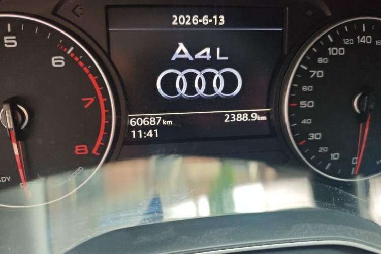 Used Audi A4L 2017 40 TFSI Ambition Edition Odometer Close Up