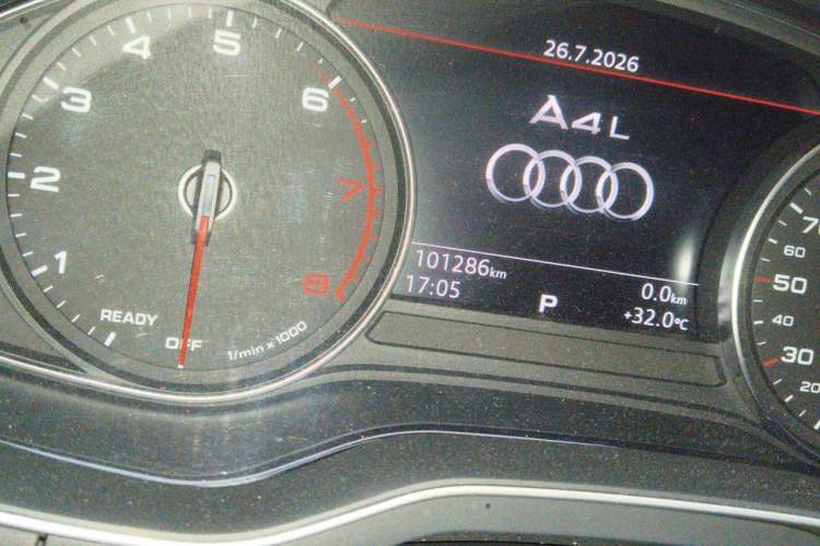 Used Audi A4L 2017 40 TFSI Fashion Model Odometer Close Up
