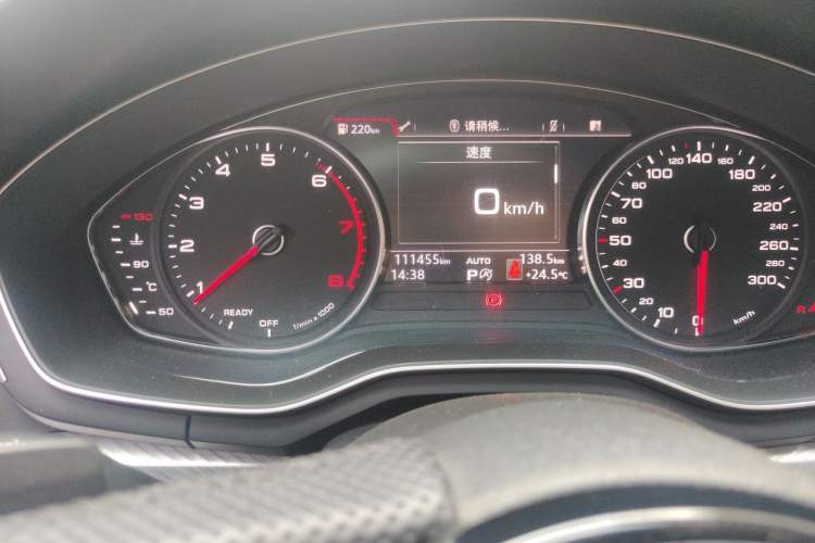 Used Audi A4L 2017 40 TFSI Fashion Model Odometer Close Up