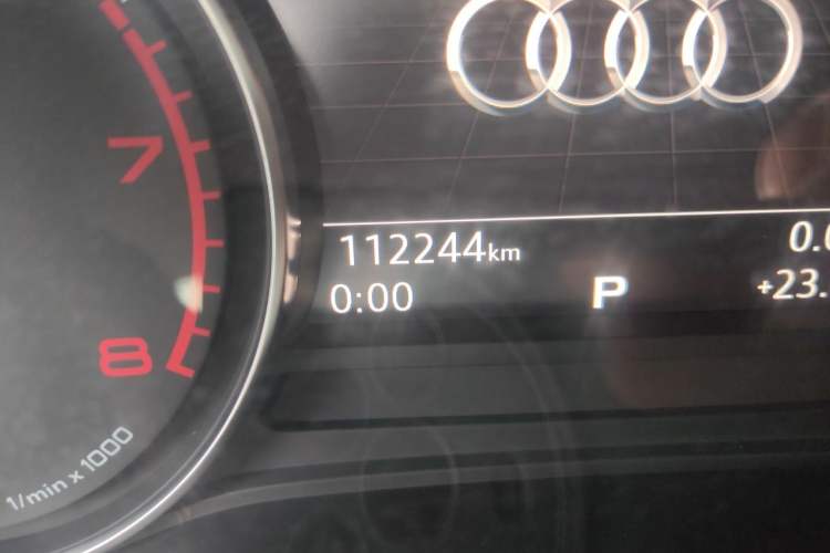 Used Audi A4L 2017 Plus 40 TFSI Ambition Model Odometer Close Up