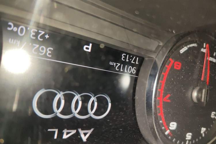 Used Audi A4L 2017 40 TFSI Fashion Model Odometer Close Up
